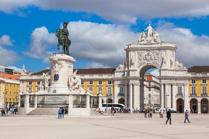 Lisbon Private Tours - Bairro Alto: the bohemian streetscape and the evening switch