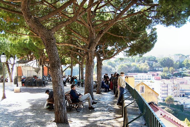 Lisbon Private Tuk Tuk Tour: City Highlights - Feira da Ladra, the National Pantheon, and the Santa Engrácia link