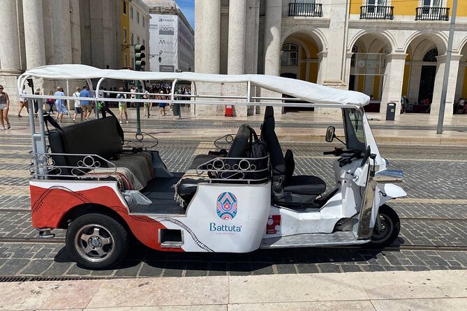 Lisbon Private Tuk Tuk Tour: City Highlights - Squares with scars: Praça do Comércio and Largo do Carmo