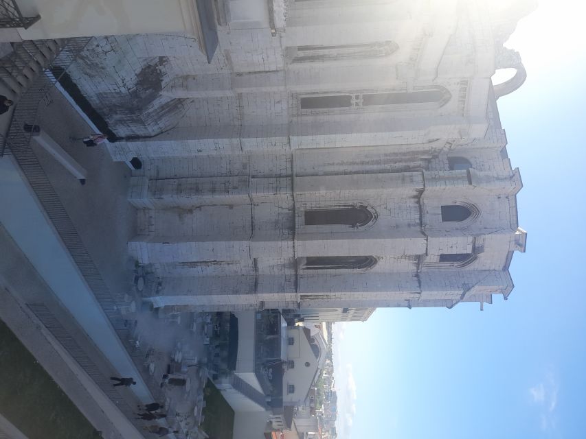 Lisbon: Private Tuk-Tuk Tour for 2 hours - São Vicente de Fora and Santa Engracia: Short Visits That Still Count