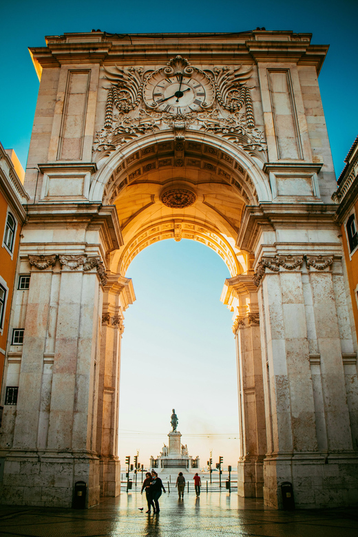 Lisbon: Private TukTuk Tour - Monasteries and churches: São Vicente de Fora, Pantheon, and Santo António