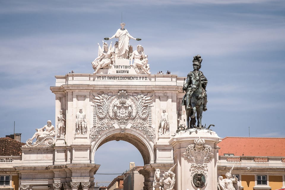 Lisbon: Private TukTuk Tour - Flea Market, Bairro Alto, and Pink Street: Lisbon after dark energy (in daylight too)