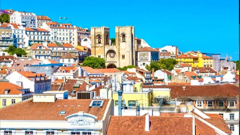 Lisbon: Private Tuktuk Tour with History & Music - Why an eco-tuktuk is the smart way to start Lisbon