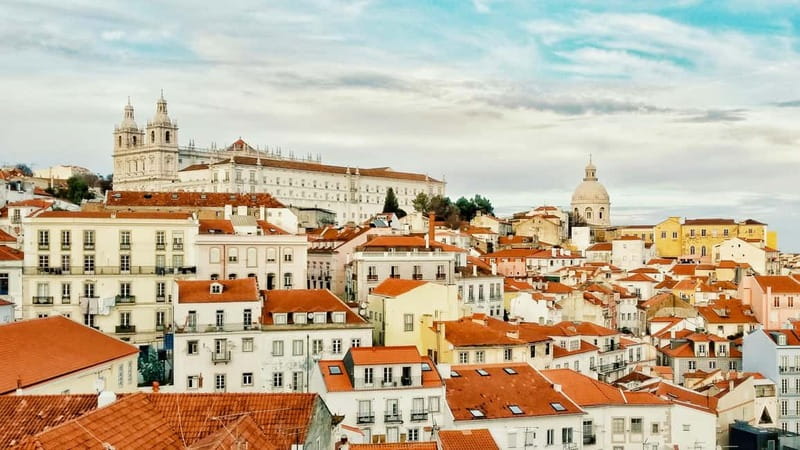Lisbon: Private Tuktuk Tour with History & Music - São Vicente de Fora and Santa Engracia: church stops with character