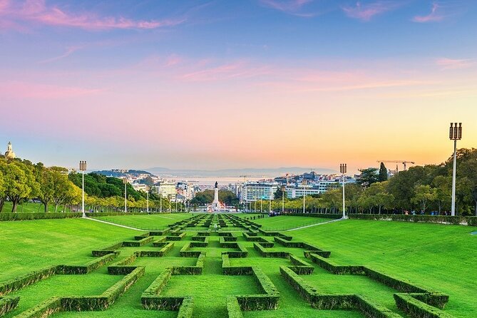 Lisbon Private TukTuk Tour with True Local Guide - Lisbon Cathedral from the outside: what to watch for at the 12th-century landmark