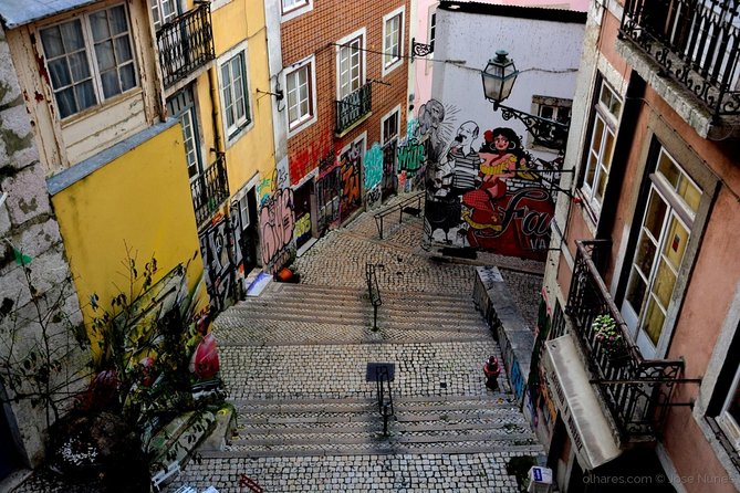Lisbon - Private Vintage Tuk Tour with Hotel Pickup - Lisbon Cathedral (Sé de Lisboa): A Quick Stop That Sets the Tone