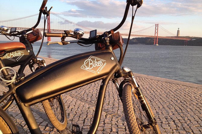 Lisbon Regular or Electric Bike Rental - Electric bike controls: turning hills into a mild inconvenience