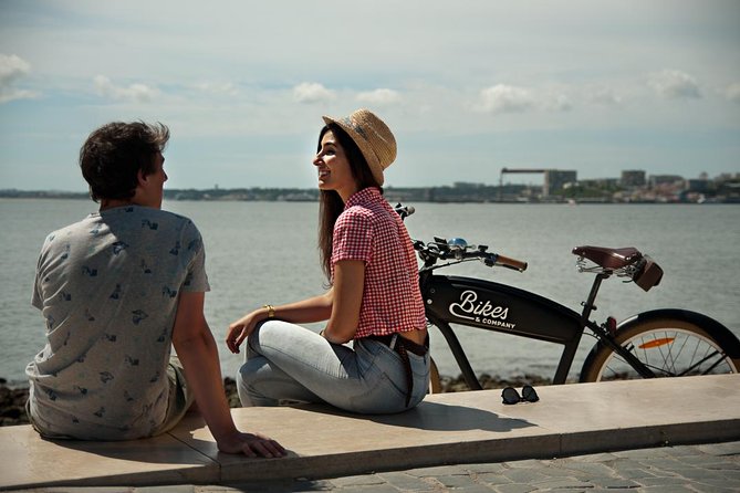 Lisbon Regular or Electric Bike Rental - Alfama and Sé Cathedral: Fado streets at bike speed