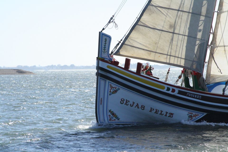 Lisbon: River Tagus Sightseeing Cruise in Traditional Vessel - The Guide Moment: How Live Commentary Changes the Cruise