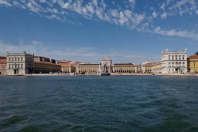 Lisbon Sailing Tour: 2-Hour Cultural Scenic Cruise with Wine - What’s included (and what you’ll likely want anyway)