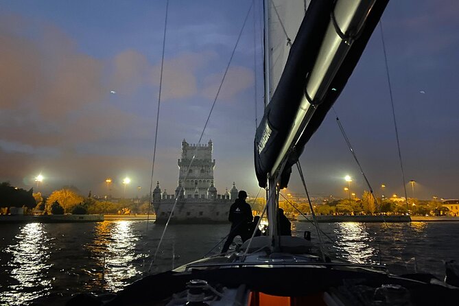 Lisbon: Sailing Tour by Night - Sailing boat or catamaran: what changes with group size