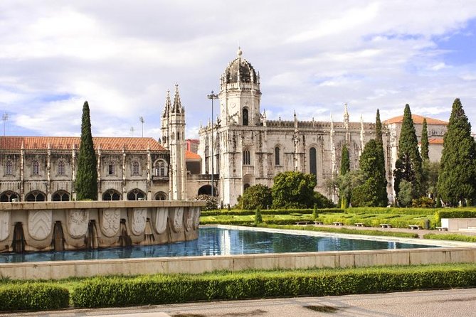 Lisbon Shore Excursion: Private Day Trip to Lisbon and Sintra - Praça Dom Pedro IV: A Fast Start in Lisbon’s Central Energy