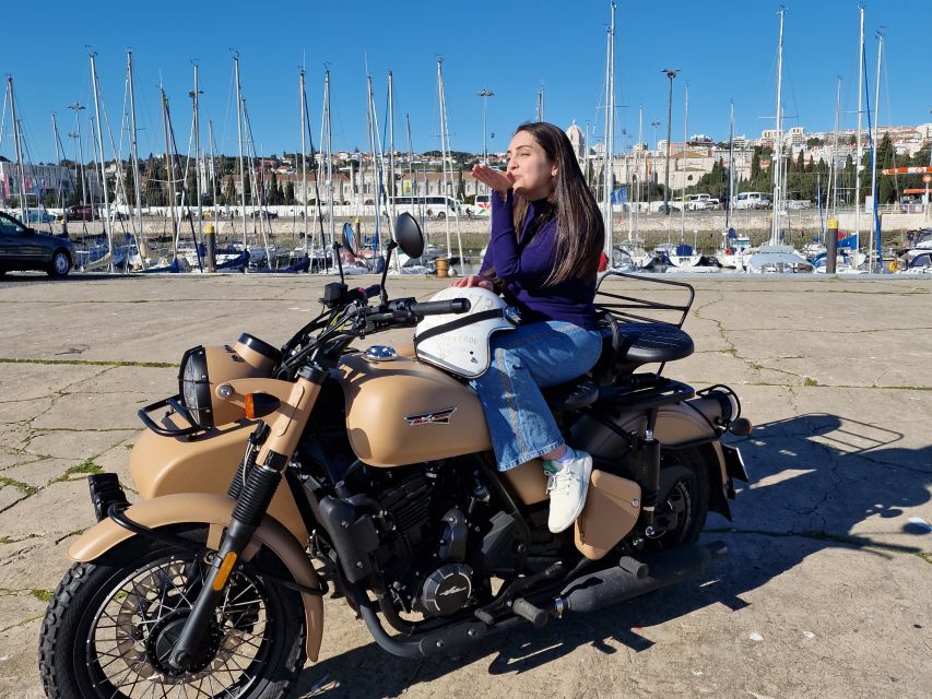 Lisbon: Sidecar Tour - How the guide turns driving into a story you remember