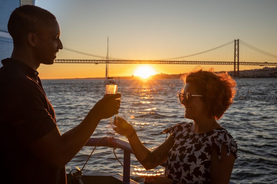 Lisbon: Sightseeing Boat Tour with Hop-On Hop-Off Option - Timing in Lisbon: How Often Boats Run by Season