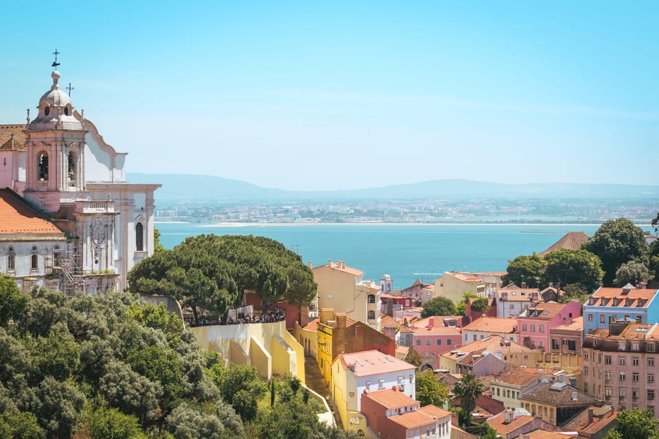 Lisbon: Sightseeing City Tour by Tuk-Tuk - Tagus River to Praça do Comércio: classic waterfront Lisbon comes into focus