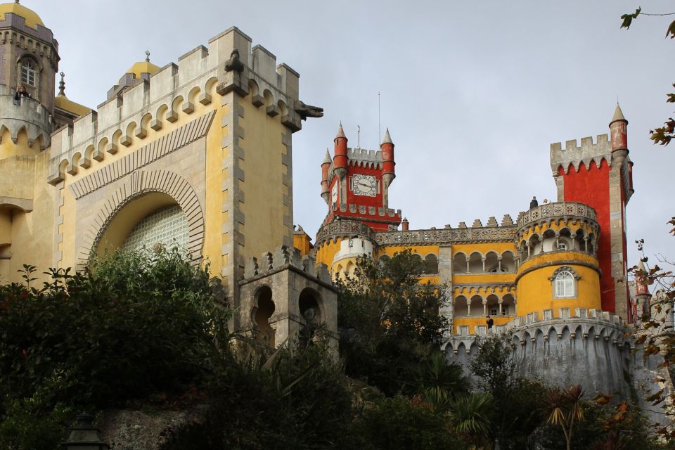 Lisbon: Sintra, Cascais, & Estoril Guided Day Tour - Small-Group Pace: How This 8-Hour Route Fits Together