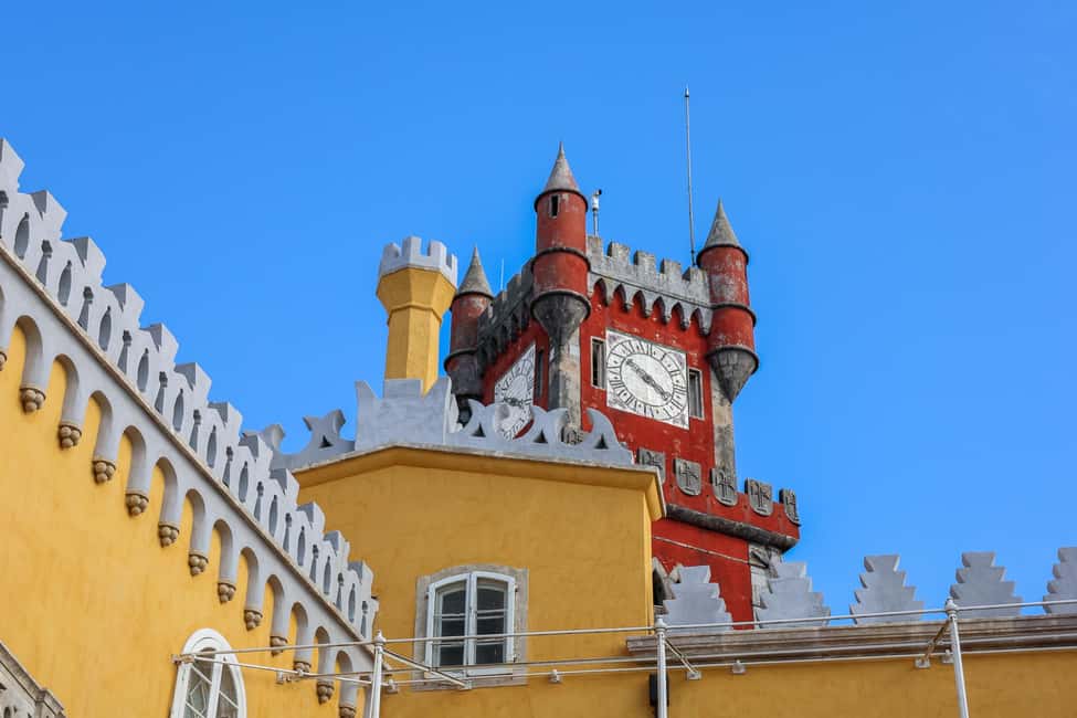 Lisbon: Sintra, Coast and Wine Small-Group Day Tour - Cascais: a quick dose of charming seaside streets