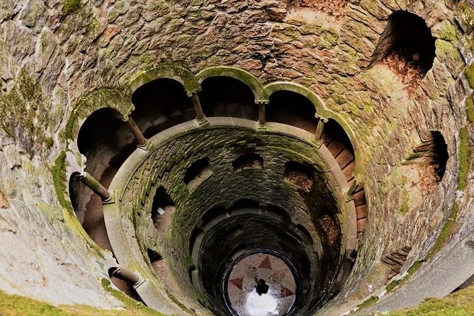 Lisbon: Sintra, Pena, Cabo da Roca Coast & Cascais Tour - Sintra historical center: your orientation starts right away