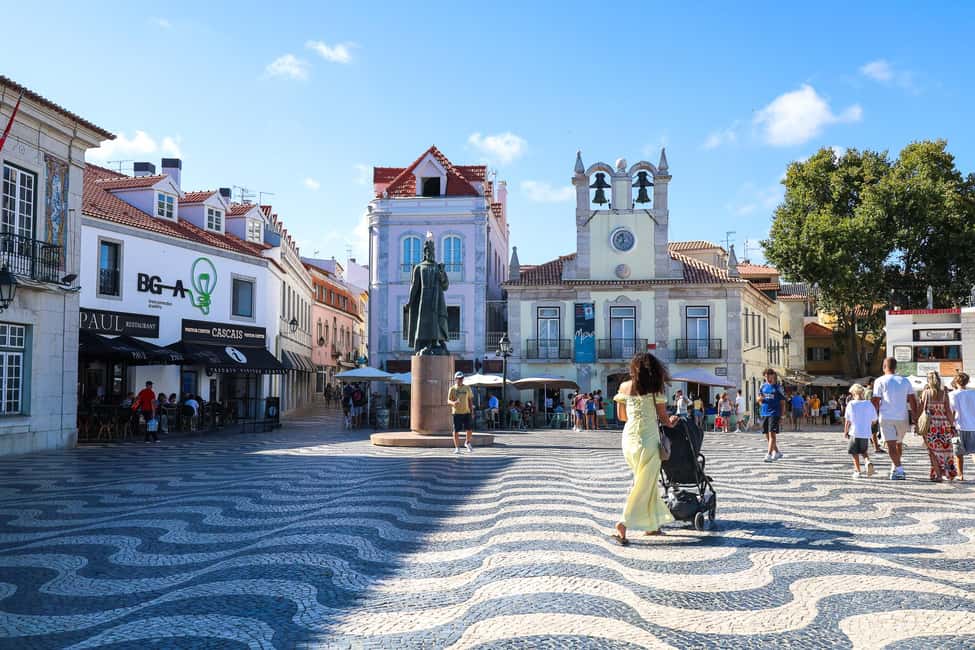 Lisbon: Sintra, Pena Palace, Belém, Cascais Small Group Tour - Guide quality: what makes this tour feel personal