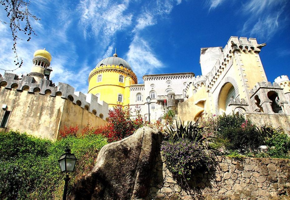 Lisbon: Sintra, Pena Palace, Cabo da Roca & Cascais Day Tour - Boca do Inferno in Cascais: the cliffside rock that lives up to its name