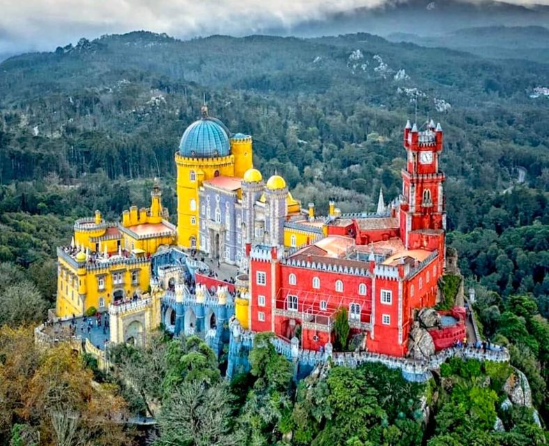 Lisbon: Sintra, Pena Palace, Cabo da Roca & Cascais Day Tour - Cascais: the end-of-day seaside walk and practical photo stops