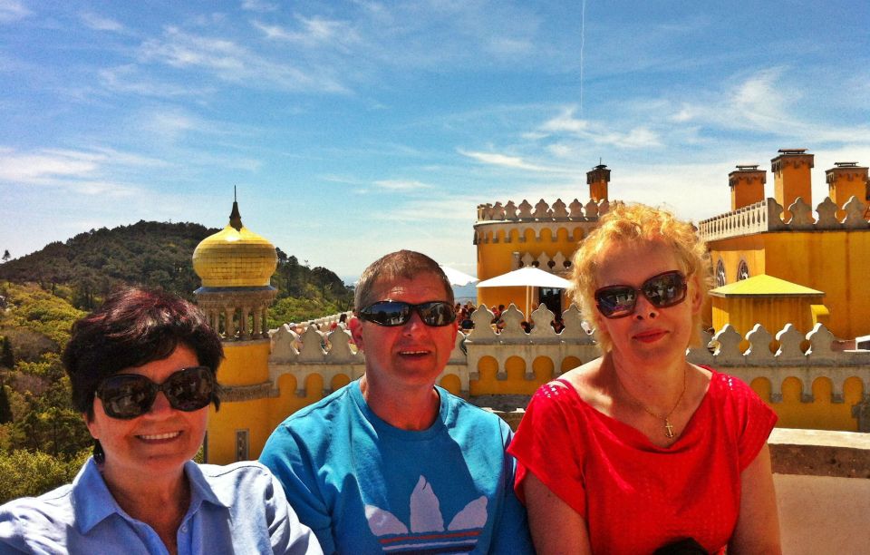 Lisbon: Sintra & Pena Palace Guided Tour with Hotel Pickup - Hotel Pickup in Lisbon: The Day Starts Right