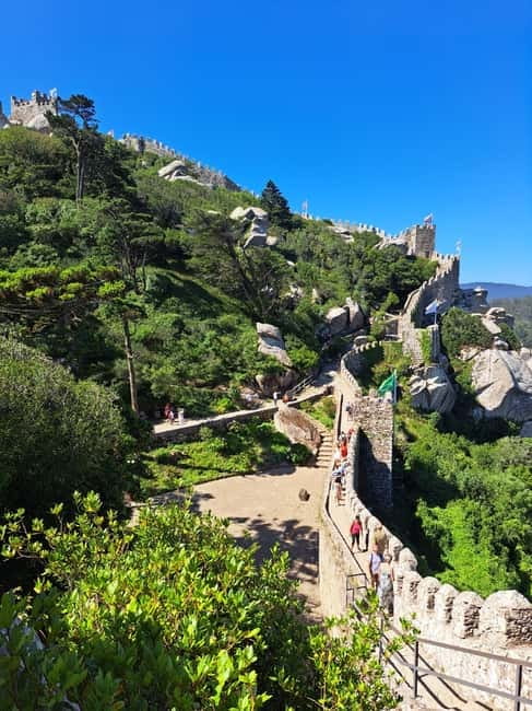 Lisbon: Sintra, Pena Palace, Moorish Castle & Regaleira Tour - Quinta da Regaleira: gardens, symbols, and that initiation well moment