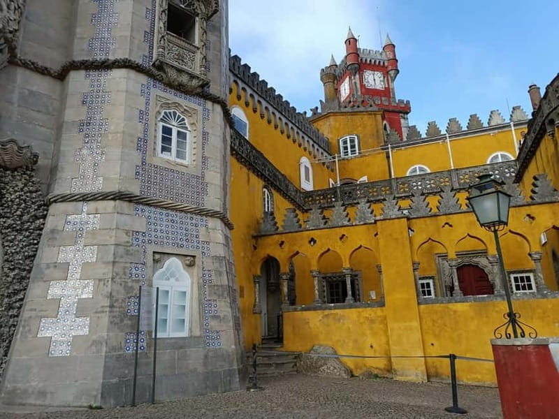 Lisbon: Sintra, Pena Palace, Moorish Castle & Regaleira Tour - Cascais and Boca do Inferno: two coastal stops that round out the day