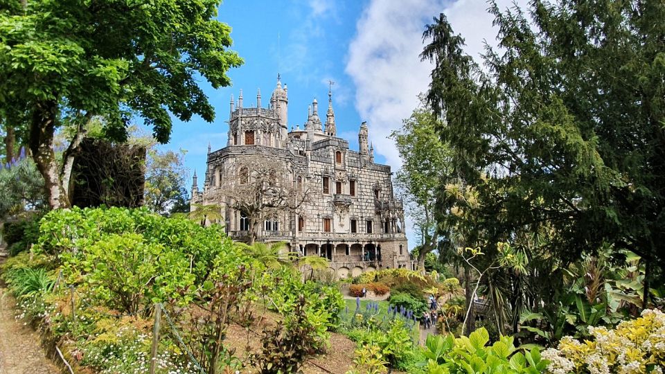 Lisbon: Sintra, Roca, Pena Palace, Quinta Regaleira passby - Quinta da Regaleira: when the gardens feel like a puzzle