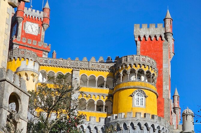Lisbon : Sintra with Palácio DA Pena, Cascais, Cabo Roca and Azenhas - Meeting at Cinema São Jorge and the Morning Rhythm