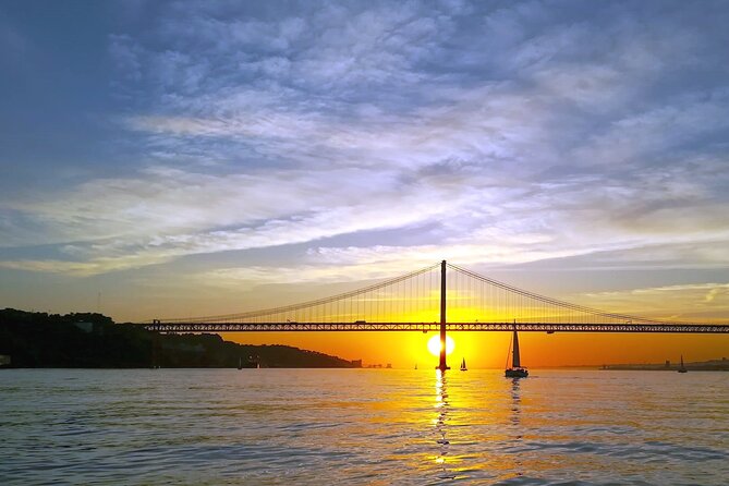 Lisbon Small Group Sunset Sailing 2h Cruise with Drinks Included - Key highlights worth your attention