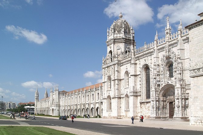 Lisbon Small Group Tour - Edward VII Park and the Águas Livres Aqueduct: Lisbon’s engineering and scale
