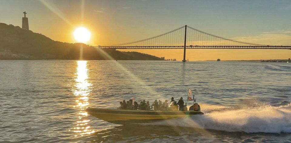 Lisbon Speedboat Sunset with Monuments Sightseeing - Why Lisbon looks different from the Tagus at sunset