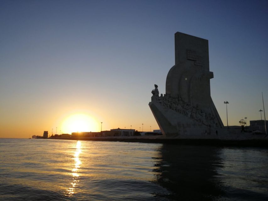 Lisbon Speedboat Sunset with Monuments Sightseeing - Doca de Santo Amaro gate 3: what the 1-hour ride is really like