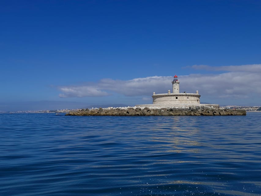 Lisbon: Speedboat Trip to Bugio Lighthouse - Meeting at Doca de Santo Amaro: finding the red-bridge dock
