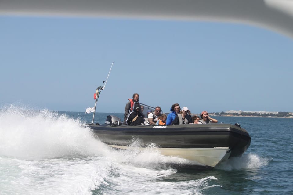 Lisbon: Speedboat Trip to Bugio Lighthouse - The fast run past 25 de Abril Bridge: the view that hits first
