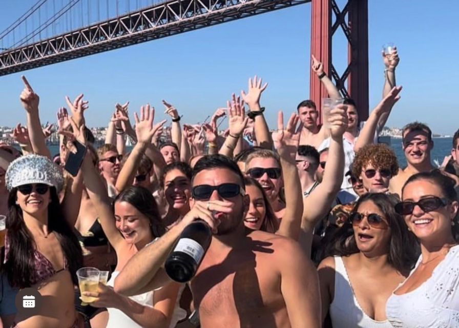 Lisbon: Splash Boat Party the only all inclusive party + SUP - Price and value: does $78 make sense for what’s included?