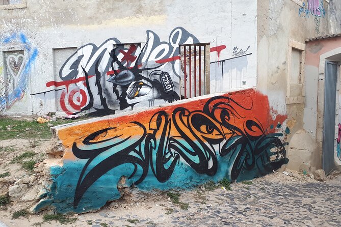 Lisbon: Street Art Tour - Meeting Point at Rossio: Lisbon Destination Hostel, 2nd Floor