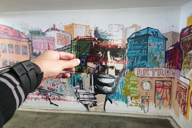 Lisbon: Street Art Walk - The guide’s style: artist-level storytelling on Lisbon walls