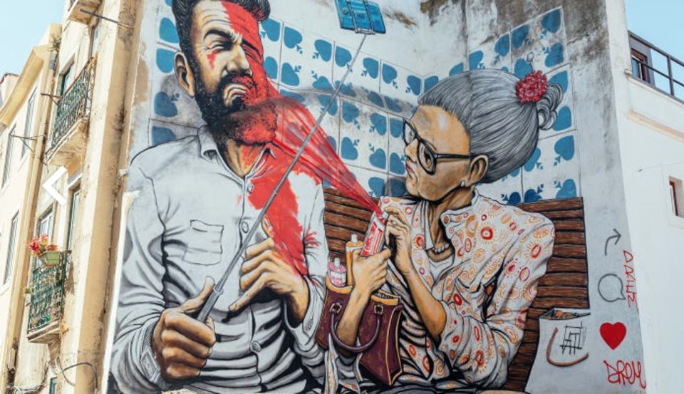 Lisbon: Street Art Walk - What to bring (and what to avoid) for a smooth, comfortable walk