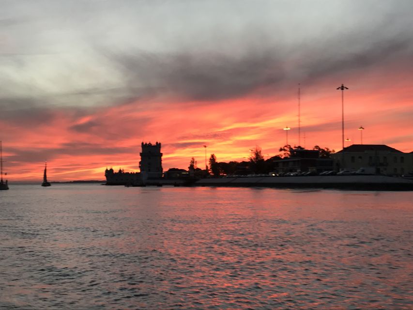 Lisbon: Sunset and Wine Luxury Catamaran Cruise - Timing and What to Wear: Jacket, Shoes, and Seat Thinking