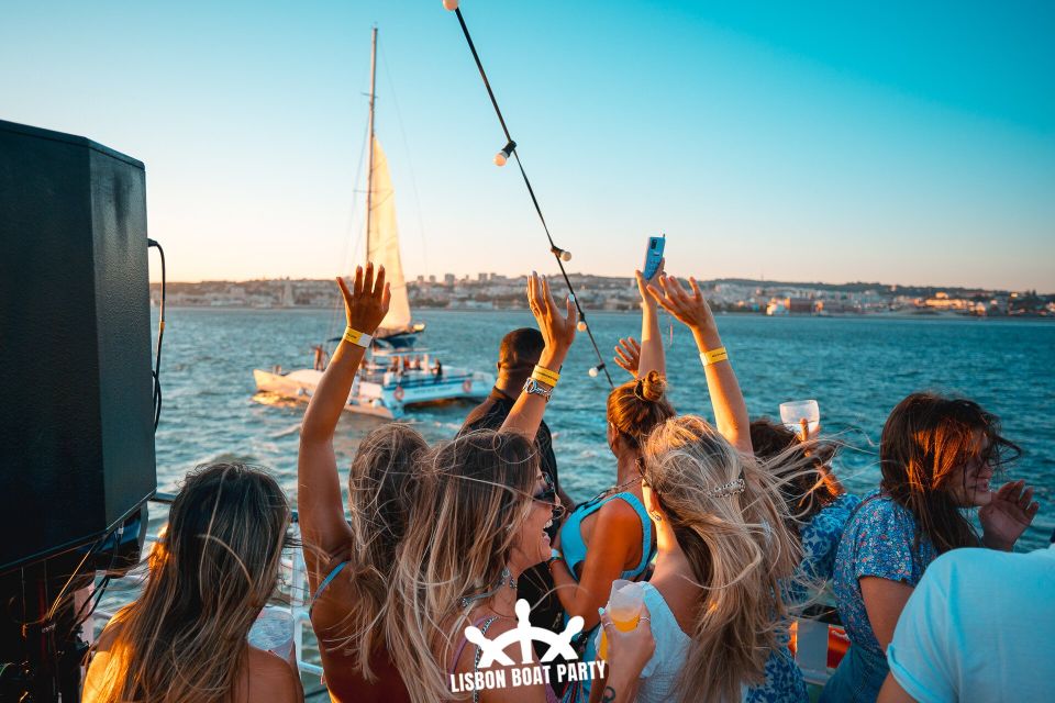 Lisbon: Sunset Boat Party with 2 Drinks and Free Club Entry - The Best Part: Sailing Through the 7 Hills at Golden Hour