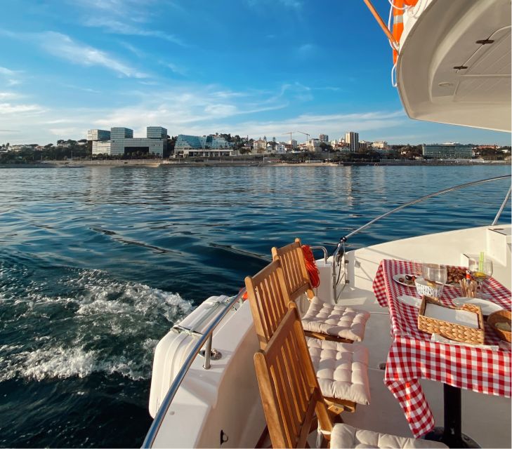 Lisbon: Sunset Boat Tour with Wine - Onboard drinks: wine included, with a bar for extras