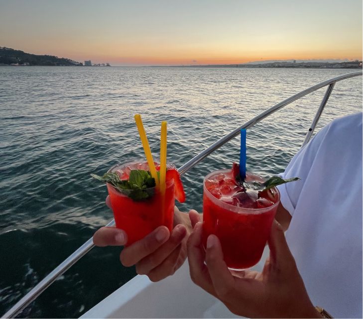 Lisbon: Sunset Boat Tour with Wine - The guide commentary: what you’ll actually learn in 2 hours