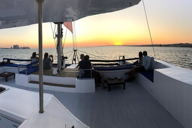 Lisbon Sunset Catamaran Cruise on the Tagus River - Weather and Clothing: The Sunset Variable You Can’t Ignore
