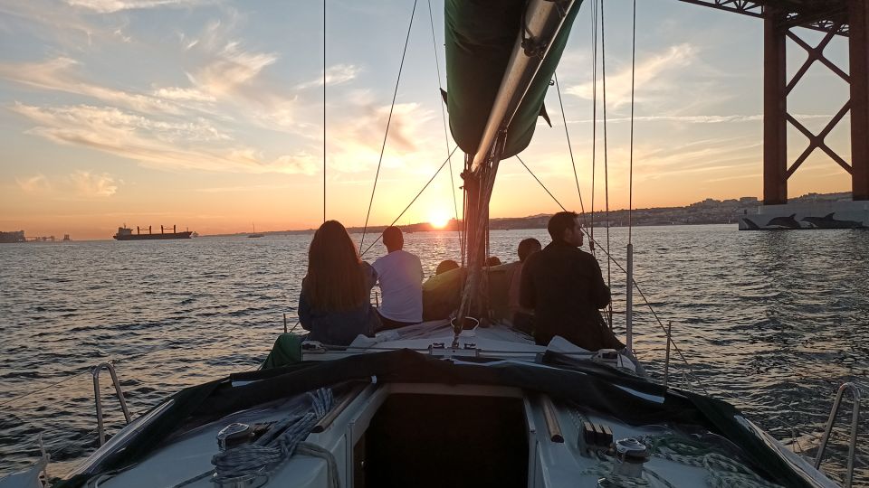 Lisbon: Sunset Cruise on The Tagus River with Welcome Drink - Key highlights you should care about