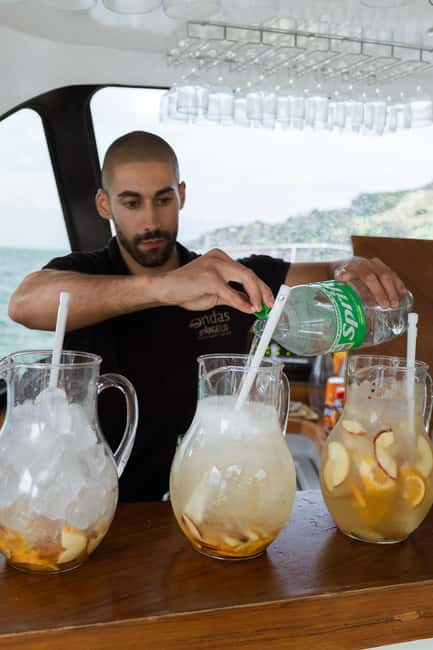 Lisbon: Sunset/Night Boat Party with Open Bar, Snacks & DJ - Full Cruise Route: From 25 de Abril Bridge to Belém Tower and Back