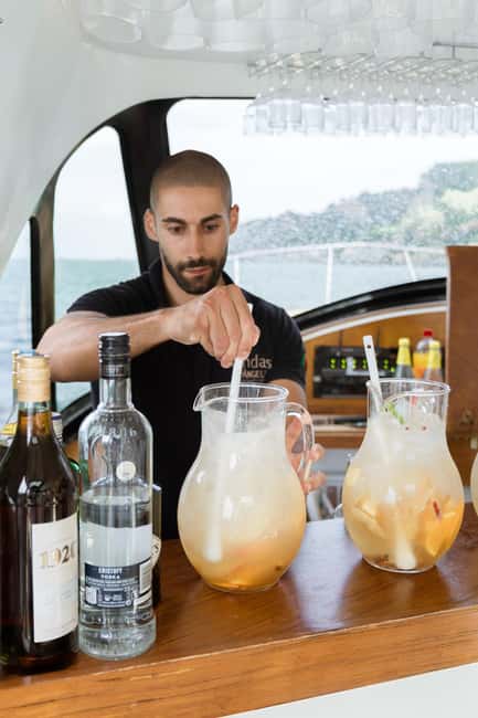 Lisbon: Sunset/Night Boat Party with Open Bar, Snacks & DJ - Each Landmark Stop: What You’ll See and Why It Matters