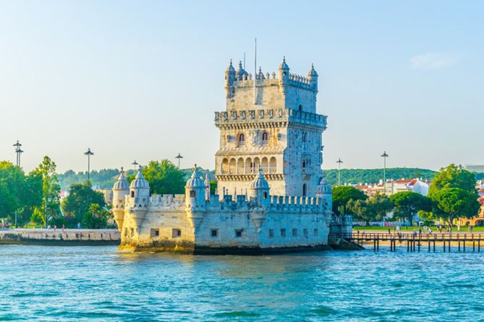 Lisbon: Sunset Sailing Boat Cruise with Wine - Meeting Under the 25 Abril Bridge (and How to Not Stress It)
