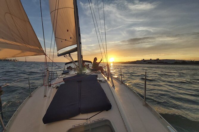 Lisbon: Sunset Sailing with Portuguese Wine and History - Wine on the deck: what you’re actually drinking
